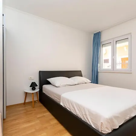 Danijela Apartment *