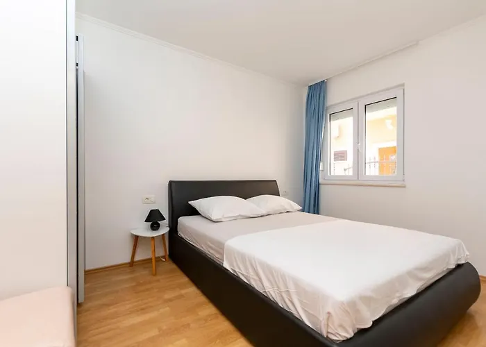 Danijela Apartman *